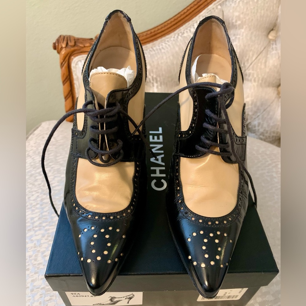 CHANEL Oxford Booties With Laces - Vintage